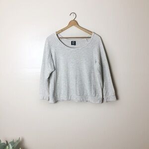 24. [Bobeau] White & Cream Striped Thick Knit Top